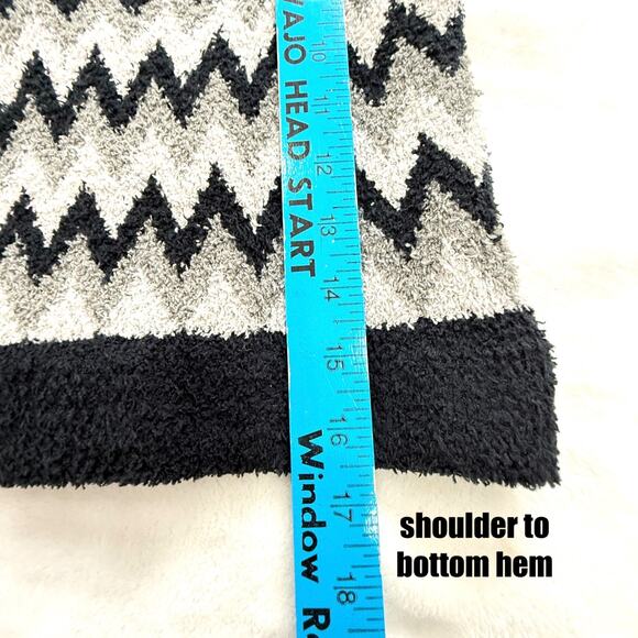 POL Chevron Pattern Tank Women's L Y2K Black Gray White Fuzzy Texture Zig Zag - Picture 6 of 6